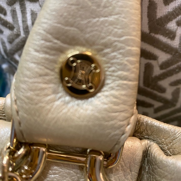 CELINE Gold Metallic Handbag with strap - Picture 4 of 7